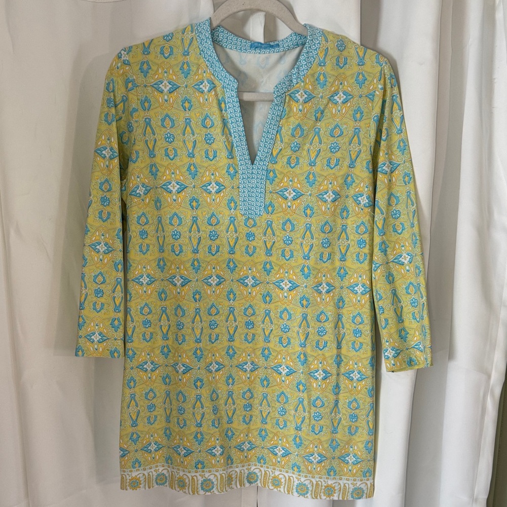 J. McLaughlin Catalina Split Neck Printed Stretch Tunic Top size Medium